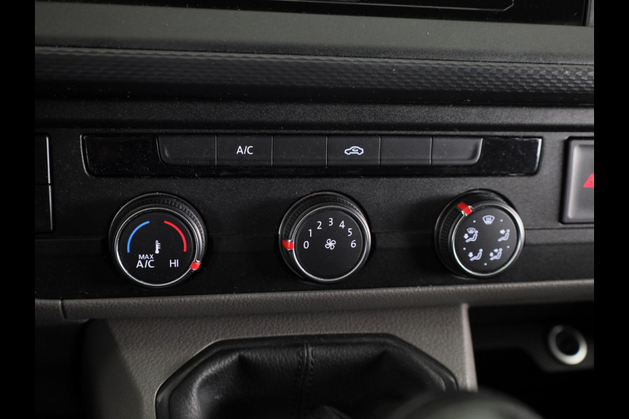 Volkswagen Transporter 2.0 TDI L2H1 28 Economy Business 110 PK | Navigatie via app | parkeersensoren | Cruise control |
