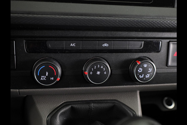 Volkswagen Transporter 2.0 TDI L2H1 28 Economy Business 110 PK | Navigatie via app | parkeersensoren | Cruise control |