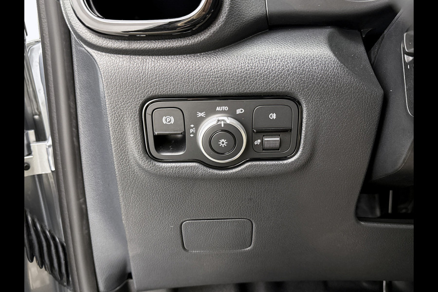 Mercedes-Benz Vito 119 CDI L3 DC *Edition* Leder Dubbele cabine bpm vrij Treeplanken Multibeam LED Trekhaak Achteruitrijcamera Betimmering
