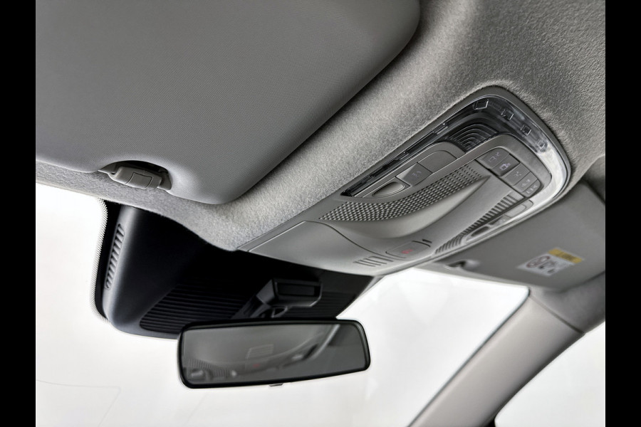 Mercedes-Benz Vito 119 CDI L3 DC *Edition* Leder Dubbele cabine bpm vrij Treeplanken Multibeam LED Trekhaak Achteruitrijcamera Betimmering