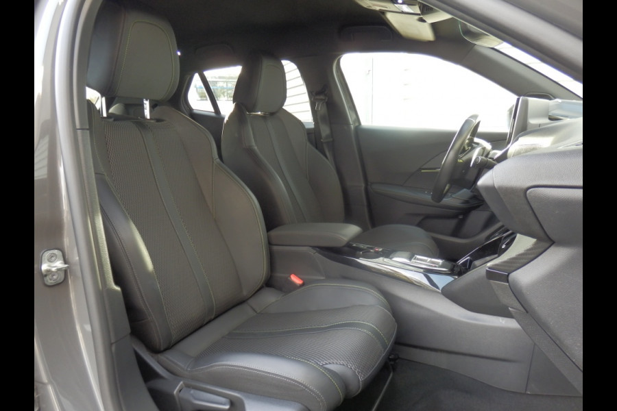 Peugeot 2008 1.2 130PK Automaat | GT-line | 360 camera | Full options |