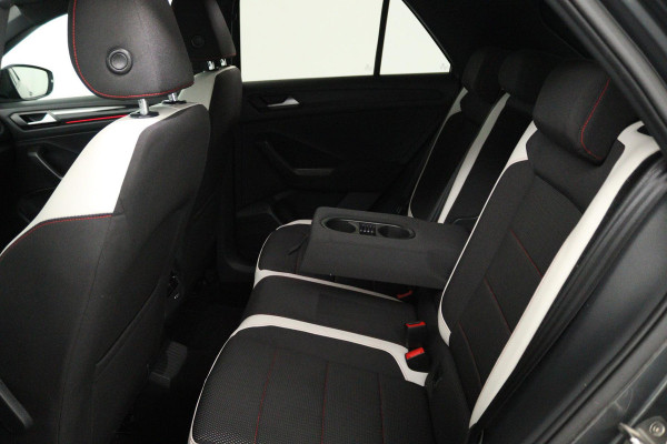 Volkswagen T-Roc 2.0 TSI 4Motion Sport (PANORAMADAK, TREKHAAK, STOELVERWARMING, ACHTERUITRIJCAMERA, DIGITALE COCKPIT)