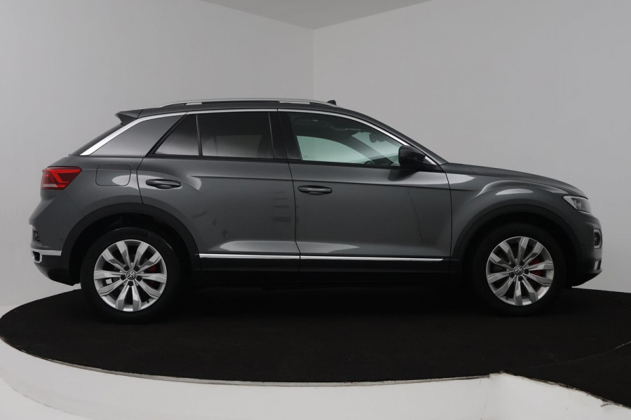 Volkswagen T-Roc 2.0 TSI 4Motion Sport (PANORAMADAK, TREKHAAK, STOELVERWARMING, ACHTERUITRIJCAMERA, DIGITALE COCKPIT)