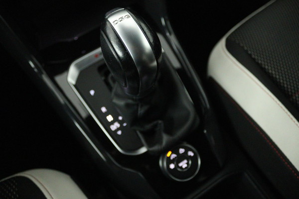 Volkswagen T-Roc 2.0 TSI 4Motion Sport (PANORAMADAK, TREKHAAK, STOELVERWARMING, ACHTERUITRIJCAMERA, DIGITALE COCKPIT)
