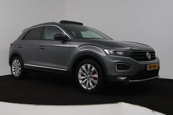 Volkswagen T-Roc 2.0 TSI 4Motion Sport (PANORAMADAK, TREKHAAK, STOELVERWARMING, ACHTERUITRIJCAMERA, DIGITALE COCKPIT)
