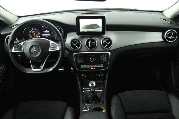 Mercedes-Benz CLA-Klasse Shooting Brake 180 Business Solution AMG (ACHTERUITRIJCAMERA, NAVIGATIE, PARKEERSENSOREN)