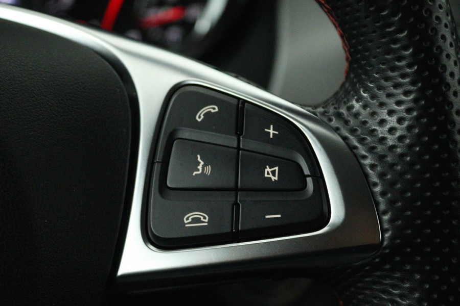 Mercedes-Benz CLA-Klasse Shooting Brake 180 Business Solution AMG (ACHTERUITRIJCAMERA, NAVIGATIE, PARKEERSENSOREN)