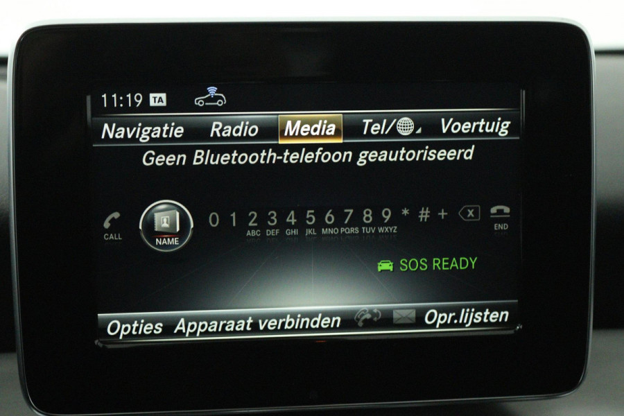 Mercedes-Benz CLA-Klasse Shooting Brake 180 Business Solution AMG (ACHTERUITRIJCAMERA, NAVIGATIE, PARKEERSENSOREN)