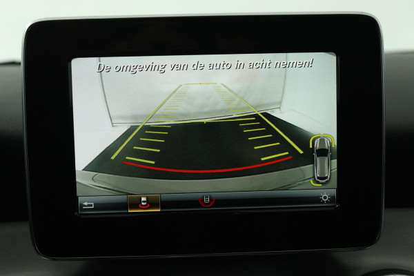 Mercedes-Benz CLA-Klasse Shooting Brake 180 Business Solution AMG (ACHTERUITRIJCAMERA, NAVIGATIE, PARKEERSENSOREN)
