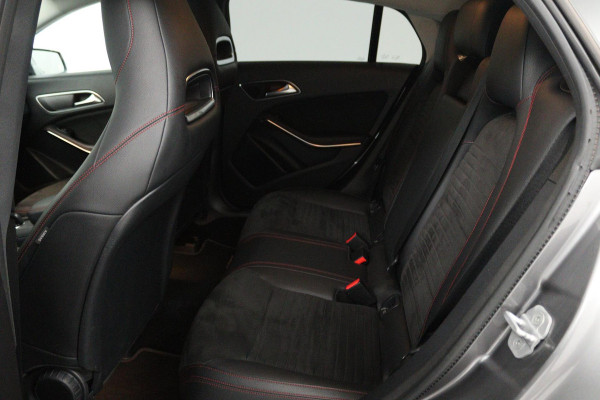 Mercedes-Benz CLA-Klasse Shooting Brake 180 Business Solution AMG (ACHTERUITRIJCAMERA, NAVIGATIE, PARKEERSENSOREN)