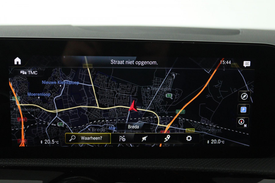 Mercedes-Benz CLA-Klasse 180 Business Solution AMG (SFEERVERLICHTING, STOELVERWARMING, ELEKTR STOELEN, ACHTERUITRIJCAMERA)