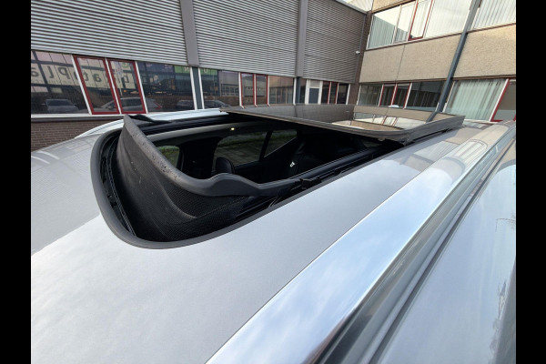 Volvo XC40 1.5 T5 261PK Plug-in hybrid Ultimate Bright SOH 99% | Skyroof | HK audio | A-Camera | Climate Pack | Pilot- Park Assist