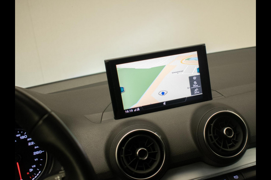 Audi Q2 35 TFSI S-Line (NAVI,LED,CAMERA,SPORTSTOELEN,SPORTSTOELEN,CLIMATE,CRUISE,PDC,GETINT,NETTESTAAT)