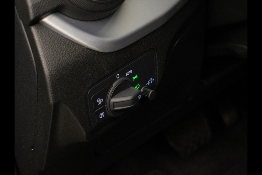 Audi Q2 35 TFSI S-Line (NAVI,LED,CAMERA,SPORTSTOELEN,SPORTSTOELEN,CLIMATE,CRUISE,PDC,GETINT,NETTESTAAT)