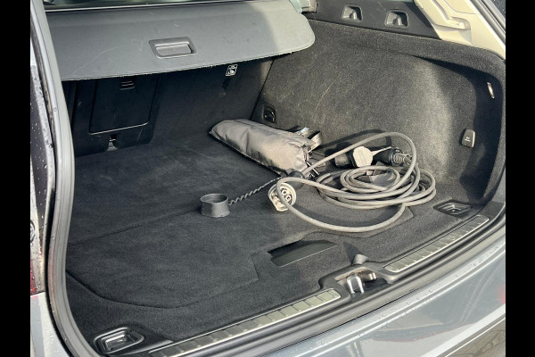 Volvo V60 2.0 T6 Recharge AWD Business Pro NL-AUTO | LEDER | CAMERA | STUURWIEL VERW | STOELVERW |