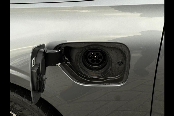 Volvo V60 2.0 T6 Recharge AWD Business Pro NL-AUTO | LEDER | CAMERA | STUURWIEL VERW | STOELVERW |