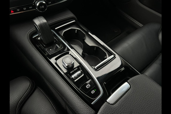 Volvo V60 2.0 T6 Recharge AWD Business Pro NL-AUTO | LEDER | CAMERA | STUURWIEL VERW | STOELVERW |