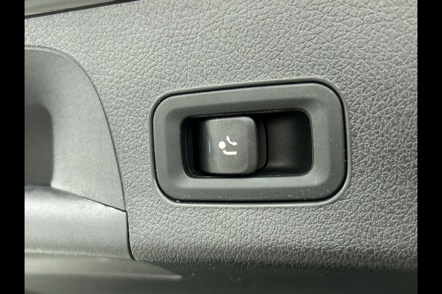 Mercedes-Benz CLA-Klasse Shooting Brake 200 Business Solution AMG (SFEERVERLICHTING, ELEKT. STOELEN, PANORAMADAK, 1e EIGENAAR)