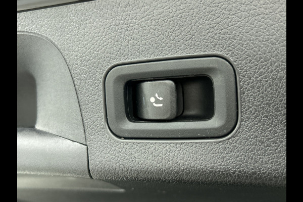 Mercedes-Benz CLA-Klasse Shooting Brake 200 Business Solution AMG (SFEERVERLICHTING, ELEKT. STOELEN, PANORAMADAK, 1e EIGENAAR)