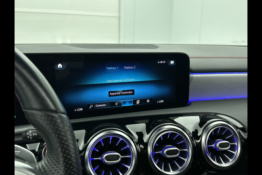 Mercedes-Benz CLA-Klasse Shooting Brake 200 Business Solution AMG (SFEERVERLICHTING, ELEKT. STOELEN, PANORAMADAK, 1e EIGENAAR)