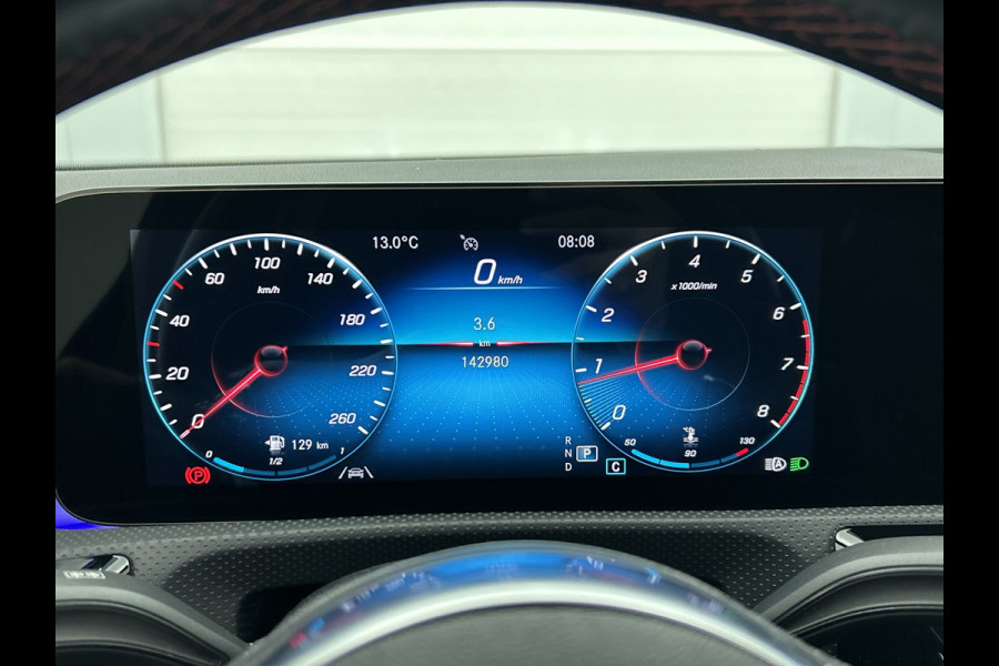 Mercedes-Benz CLA-Klasse Shooting Brake 200 Business Solution AMG (SFEERVERLICHTING, ELEKT. STOELEN, PANORAMADAK, 1e EIGENAAR)