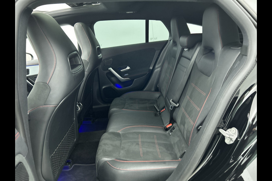 Mercedes-Benz CLA-Klasse Shooting Brake 200 Business Solution AMG (SFEERVERLICHTING, ELEKT. STOELEN, PANORAMADAK, 1e EIGENAAR)