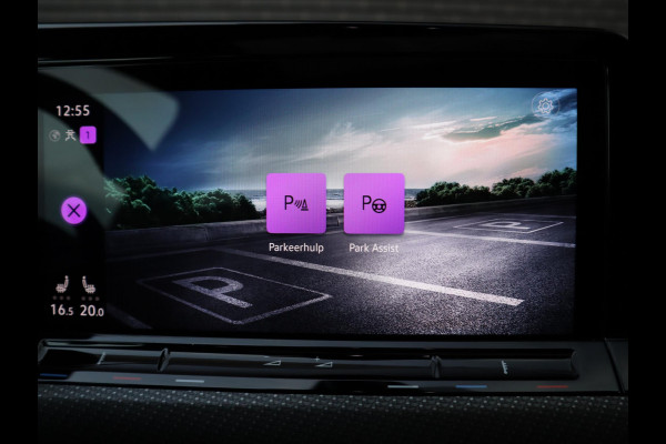 Volkswagen Golf 2.0 TSI R 4Motion / DCC / HarmanKardon / 100% Historie / Panoramadak / LED / 19 Inch / Head-Up Display / Sportstoelen / Stoelverwarming / Stuurwiel Verwarmd / Dodehoek Detectie