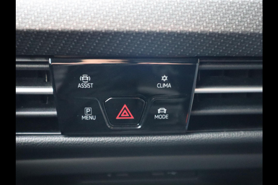 Volkswagen Golf 2.0 TSI R 4Motion / DCC / HarmanKardon / 100% Historie / Panoramadak / LED / 19 Inch / Head-Up Display / Sportstoelen / Stoelverwarming / Stuurwiel Verwarmd / Dodehoek Detectie
