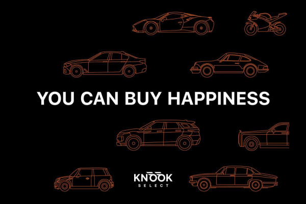 Volkswagen Golf 2.0 TSI R 4Motion / DCC / HarmanKardon / 100% Historie / Panoramadak / LED / 19 Inch / Head-Up Display / Sportstoelen / Stoelverwarming / Stuurwiel Verwarmd / Dodehoek Detectie