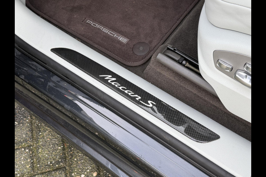 Porsche Macan 3.0 S Sport Chrono | Panoramadak | Camera | Luchtvering | Carbon | GPAYAUDIO | DAB |