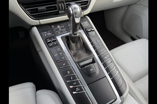 Porsche Macan 3.0 S Sport Chrono | Panoramadak | Camera | Luchtvering | Carbon | GPAYAUDIO | DAB |