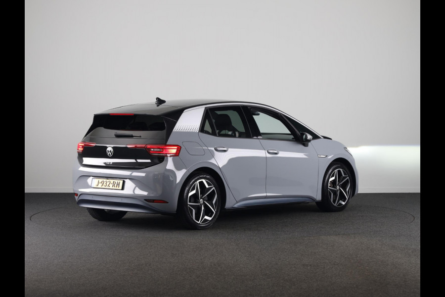Volkswagen ID.3 First Plus 58 kWh 204 pk | Navigatie | Trekhaak (afneembaar) | Parkeersensoren | Achteruitrijcamera | Matrix LED koplampen | Stoelverwarming |