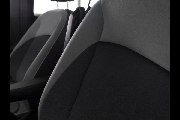 Volkswagen ID.3 First Plus 58 kWh 204 pk | Navigatie | Trekhaak (afneembaar) | Parkeersensoren | Achteruitrijcamera | Matrix LED koplampen | Stoelverwarming |