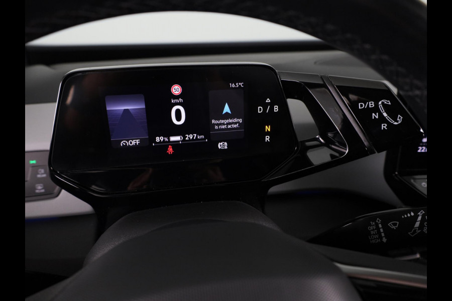 Volkswagen ID.3 First Plus 58 kWh 204 pk | Navigatie | Trekhaak (afneembaar) | Parkeersensoren | Achteruitrijcamera | Matrix LED koplampen | Stoelverwarming |