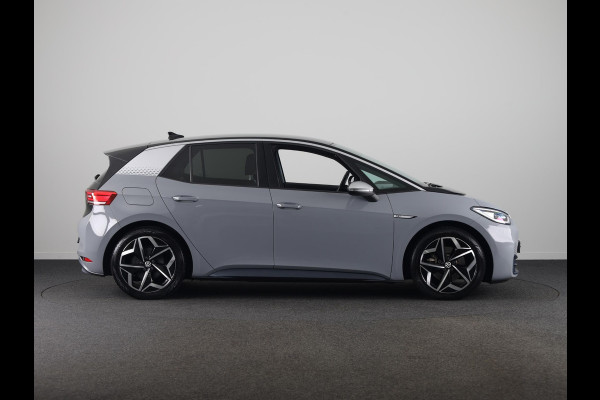 Volkswagen ID.3 First Plus 58 kWh 204 pk | Navigatie | Trekhaak (afneembaar) | Parkeersensoren | Achteruitrijcamera | Matrix LED koplampen | Stoelverwarming |