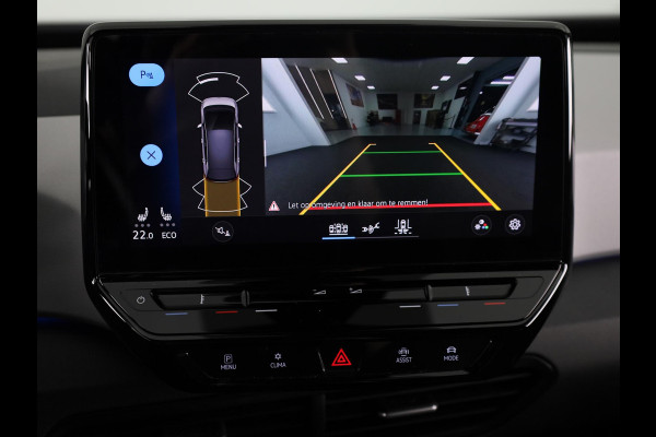 Volkswagen ID.3 First Plus 58 kWh 204 pk | Navigatie | Trekhaak (afneembaar) | Parkeersensoren | Achteruitrijcamera | Matrix LED koplampen | Stoelverwarming |