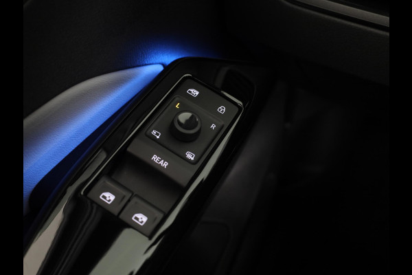 Volkswagen ID.3 First Plus 58 kWh 204 pk | Navigatie | Trekhaak (afneembaar) | Parkeersensoren | Achteruitrijcamera | Matrix LED koplampen | Stoelverwarming |
