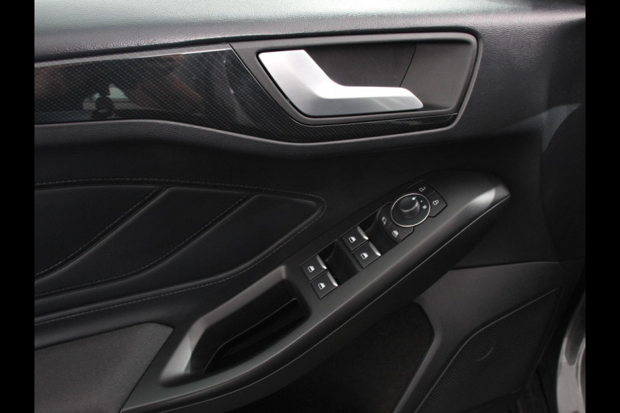 Ford Focus 1.0 Focus 125 PK HB ST-Line Automaat Navigatie Climate control cruise control Carplay LM velgen Parkeersensoren Led Matrix koplampen