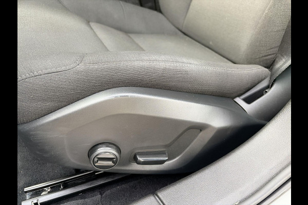 Volvo V60 2.0 B3 Momentum Business | Mild Hybrid | A-Camera | Park Assist | Pilot Assist | Navigatie | Lm-Velgen
