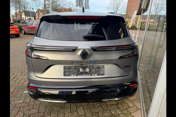 Renault Espace E-Tech full hybrid 200 esprit Alpine 7pers. Pano / 360 Cam / Mat Grijs / 4 Control / Pano / Elektr bed. Aklep