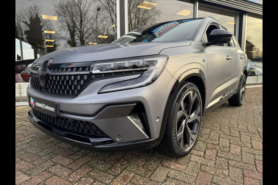 Renault Espace E-Tech full hybrid 200 esprit Alpine 7pers. Pano / 360 Cam / Mat Grijs / 4 Control / Pano / Elektr bed. Aklep