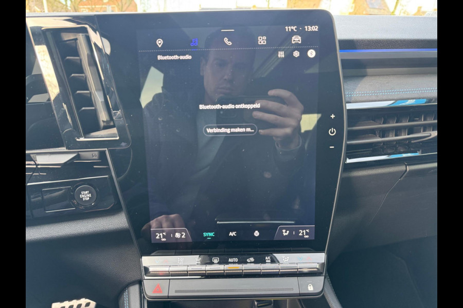 Renault Espace E-Tech full hybrid 200 esprit Alpine 7pers. Pano / 360 Cam / Mat Grijs / 4 Control / Pano / Elektr bed. Aklep