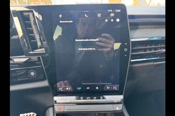 Renault Espace E-Tech full hybrid 200 esprit Alpine 7pers. Pano / 360 Cam / Mat Grijs / 4 Control / Pano / Elektr bed. Aklep