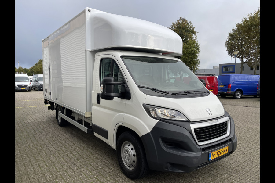 Peugeot Boxer 435 2.0 BlueHDI 164pk Pro bakwagen met Dhollandia laadklep / 440 cm lang / doorladen tot 550 cm mogelijk boven de cabine / euro 6 / airco