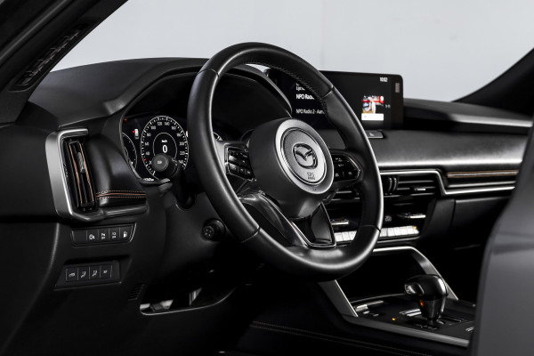 Mazda CX-80 2.5 e-SkyActiv PHEV Homura Plus 7p. | S/K-Panodak | Adapt. Cruise | Elek. Stoel-+verwarming & Ventilatie | Leder | HUD | 360 Camera | Bose | NAV+App. Connect | LM 20" | 9331