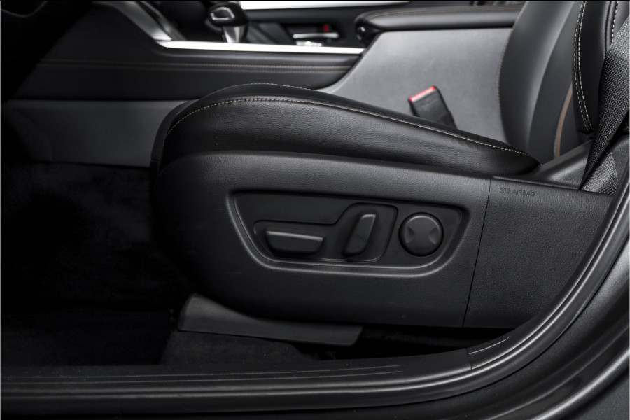 Mazda CX-80 2.5 e-SkyActiv PHEV Homura Plus 7p. | S/K-Panodak | Adapt. Cruise | Elek. Stoel-+verwarming & Ventilatie | Leder | HUD | 360 Camera | Bose | NAV+App. Connect | LM 20" | 9331