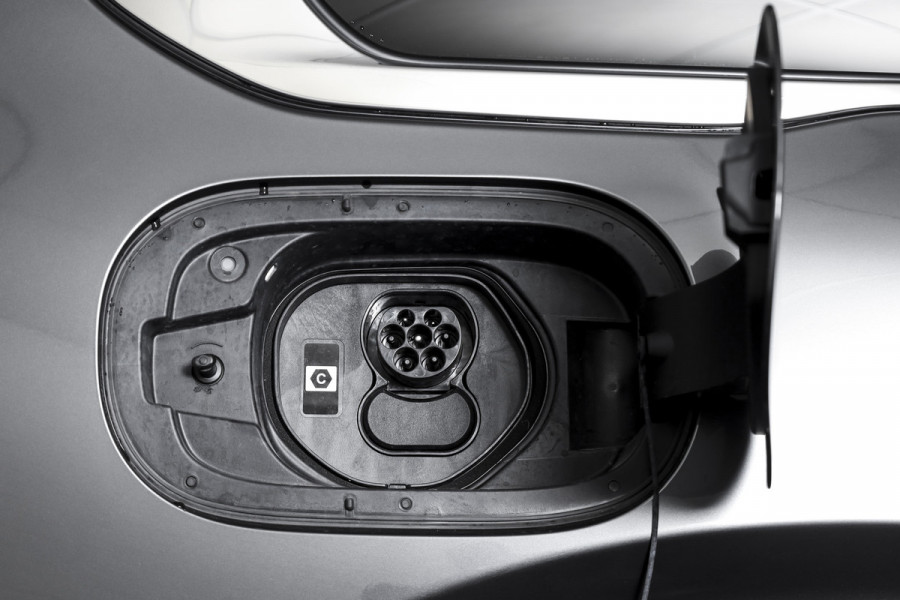 Mazda CX-80 2.5 e-SkyActiv PHEV Homura Plus 7p. | S/K-Panodak | Adapt. Cruise | Elek. Stoel-+verwarming & Ventilatie | Leder | HUD | 360 Camera | Bose | NAV+App. Connect | LM 20" | 9331