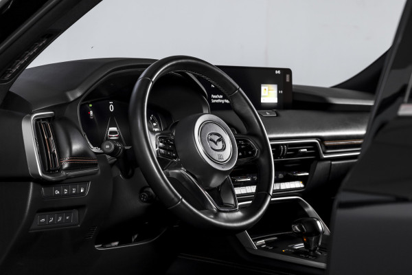 Mazda CX-80 2.5 e-SkyActiv PHEV Homura Plus 7p. | S/K-Panodak | Adapt. Cruise | Elek. Stoel-+verwarming & Ventilatie | Leder | HUD | 360 Camera | Bose | NAV+App. Connect | LM 20" | 9290