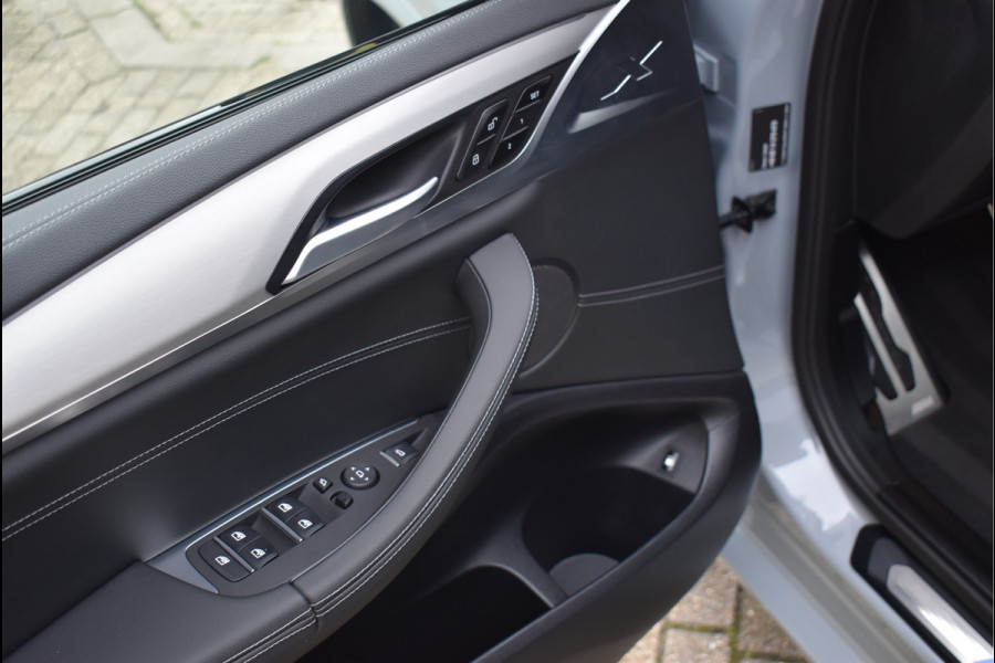 BMW X3 xDrive30e M-Pakket 292 Pk Brooklyn Grau Pano Memory Laser 20 Inch