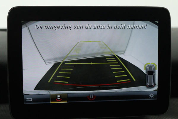 Mercedes-Benz GLA 200 Premium Plus (STOELVERWARMING, ACHTERUITRIJCAMERA, CRUISE CONTROL, PARKEERSENSOREN, NAVIGATIE)